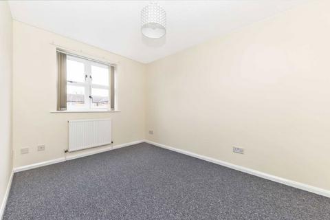 3 bedroom house to rent, Henry Doulton Drive, London SW17