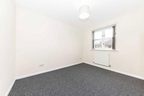 3 bedroom house to rent, Henry Doulton Drive, London SW17