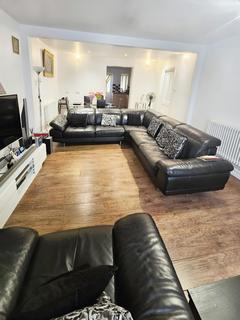 5 bedroom end of terrace house for sale, Branch Road, Ilford IG6