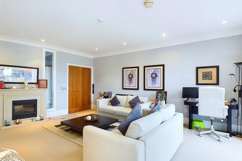 2 bedroom apartment to rent, Melliss Avenue, Richmond