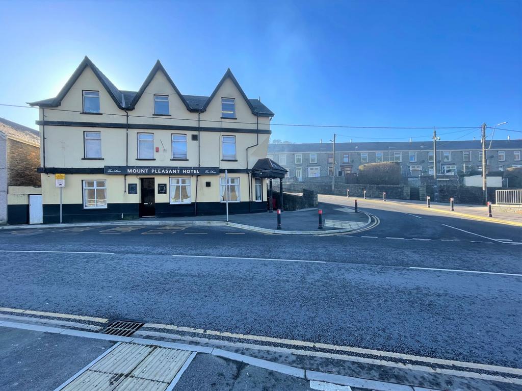 Public house with living accomodation for sale