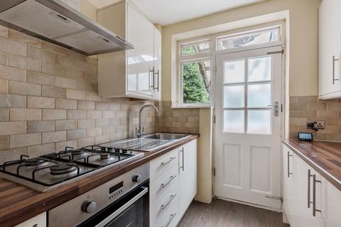 3 bedroom house to rent, Oakhampton Road London NW7