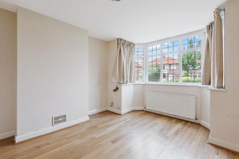 3 bedroom house to rent, Oakhampton Road London NW7