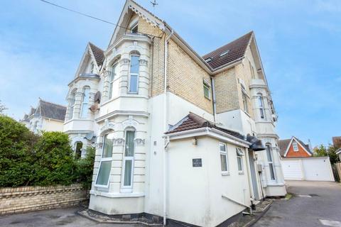 Studio to rent, Kingsbridge Road , Parkstone, Poole