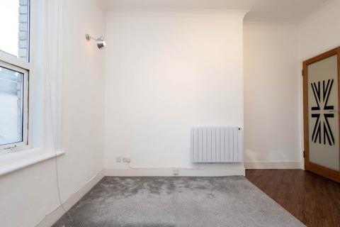 Studio to rent, Kingsbridge Road , Parkstone, Poole