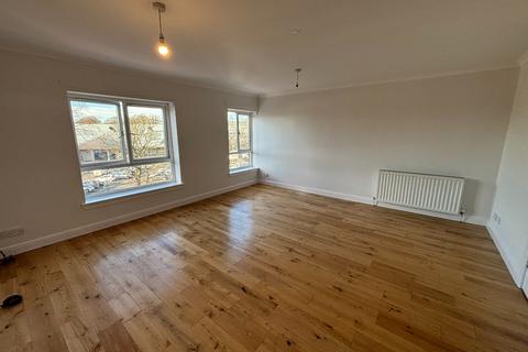 2 bedroom flat to rent, Wellshot Road, Tollcross, Glasgow, G32