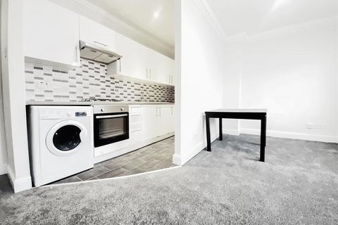 1 bedroom flat to rent, Belsize Road, South Hampstead