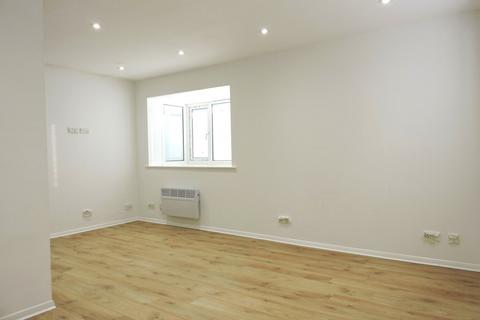 1 bedroom end of terrace house for sale, Mahon Close, Enfield, EN1