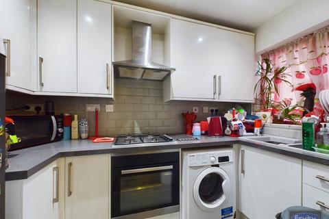 5 Mariners Walk, Erith, DA8 2PE