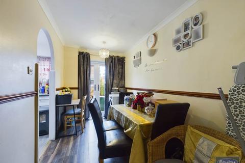5 Mariners Walk, Erith, DA8 2PE