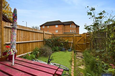 5 Mariners Walk, Erith, DA8 2PE