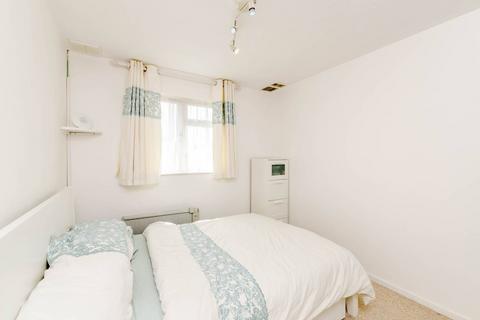 1 bedroom flat to rent, Rabournmead Drive, Northolt, UB5