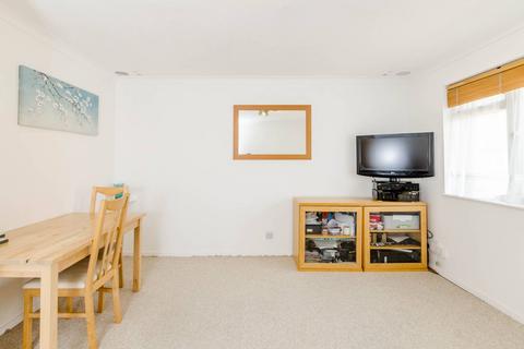 1 bedroom flat to rent, Rabournmead Drive, Northolt, UB5