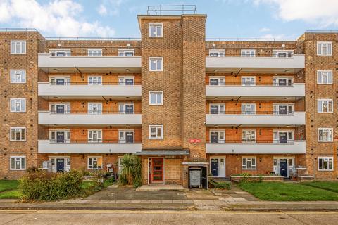 2 bedroom apartment for sale, Broomhouse Lane, London SW6