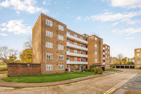 2 bedroom apartment for sale, Broomhouse Lane, London SW6