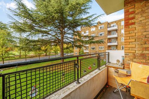 2 bedroom apartment for sale, Broomhouse Lane, London SW6