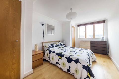 2 bedroom flat to rent, Folgate Street, London E1