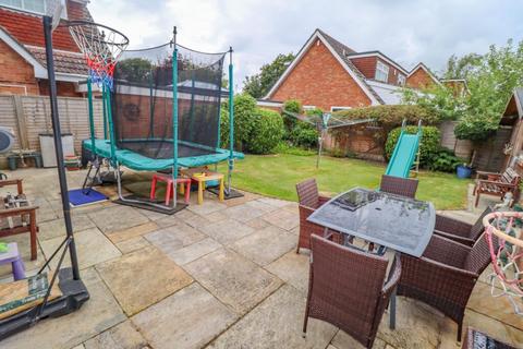 4 bedroom detached house for sale, Lulworth Close, Hayling Island