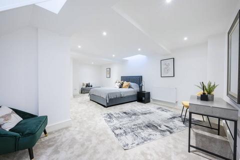 2 bedroom flat for sale, 229 Putney Bridge Road, London SW15