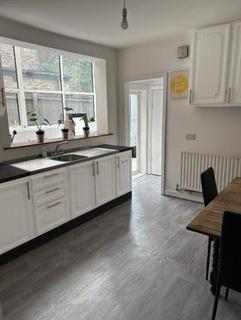 4 bedroom terraced house to rent, London SW12