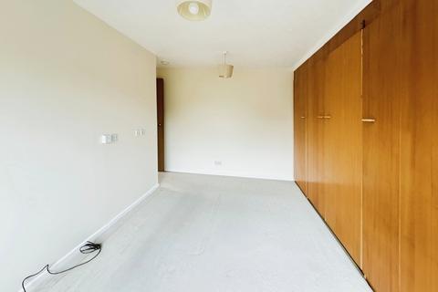 Studio to rent, Hellyer Way, Bourne End SL8