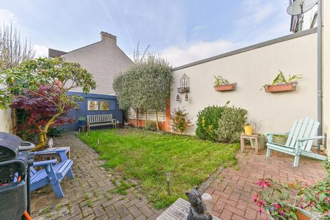 99 Richmond Road, Thornton Heath, CR7 7QF