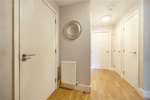 2 bedroom apartment for sale, Sutherland Road, London