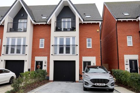 5 bedroom end of terrace house for sale, Blowick Moss Lane, Southport PR8