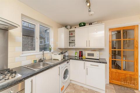 3 bedroom flat for sale, North Grove, London