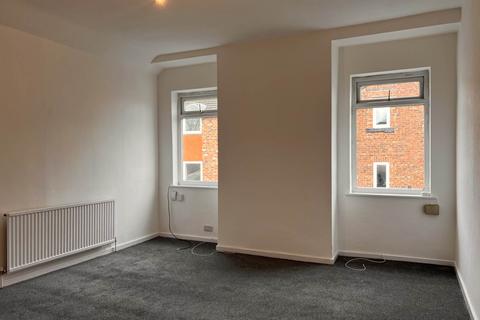 2 bedroom apartment to rent, Wilmslow Road, Handforth