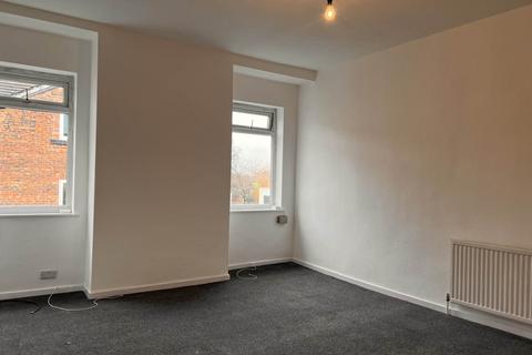 2 bedroom apartment to rent, Wilmslow Road, Handforth