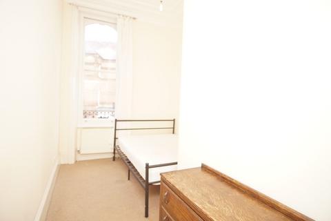 2 bedroom flat to rent, Stanwick Road, W148TL