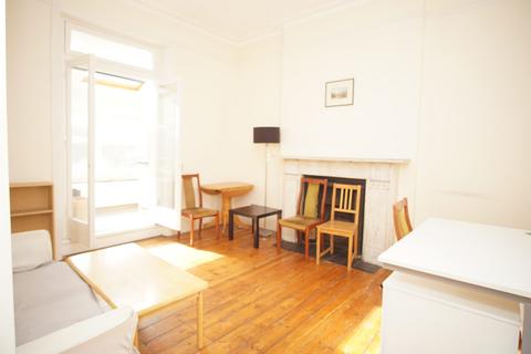 2 bedroom flat to rent, Stanwick Road, W148TL