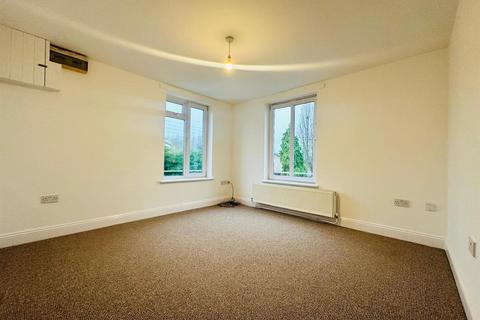 3 bedroom maisonette to rent, Blundells Road, Tiverton EX16