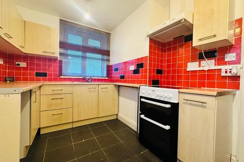 3 bedroom maisonette to rent, Blundells Road, Tiverton EX16