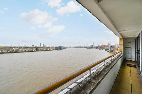 2 bedroom flat for sale, Chinnocks Wharf, London E14