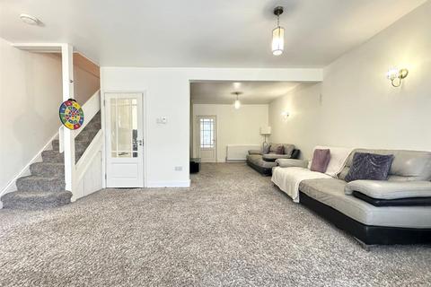 3 bedroom terraced house for sale, Yoxley Drive, Ilford