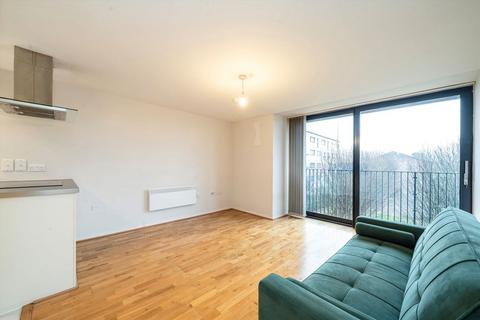 1 bedroom flat to rent, Great West Road, London W6