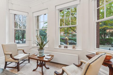 3 bedroom flat for sale, Oakwood Court, London