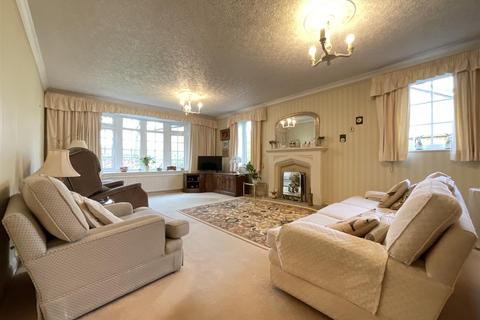 3 bedroom bungalow for sale, North Street, Scalby, Scarborough