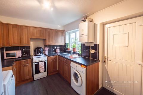 2 bedroom terraced house to rent, Kestrel Square, Downhill, Sunderland