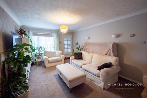 2 bedroom terraced house to rent, Kestrel Square, Downhill, Sunderland