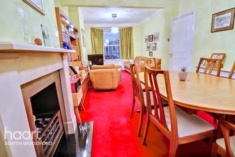 2 bedroom terraced house for sale, Waverley Road, South Woodford