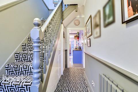 34 Waverley Road, London, E18 1HX