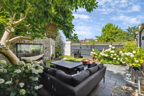 4 bedroom semi-detached house for sale, Kilmington Road, London