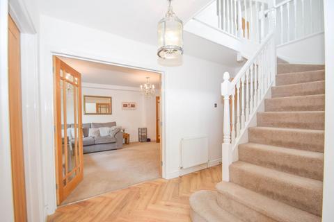 5 bedroom detached house for sale, London Road, Milton Keynes MK5