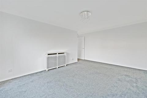 2 bedroom apartment to rent, Shurland Avenue, Barnet EN4