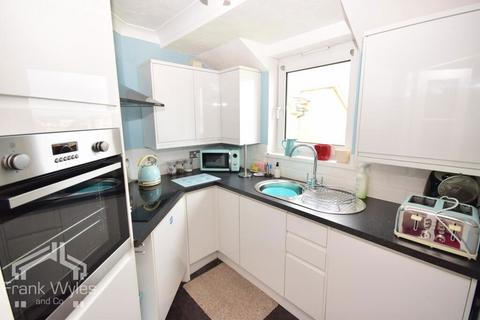 1 bedroom flat for sale, Clifton Drive North, Lytham St Annes, Lytham St. Annes, Lancashire, FY8 2SU