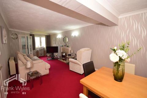 1 bedroom flat for sale, Clifton Drive North, Lytham St Annes, Lytham St. Annes, Lancashire, FY8 2SU