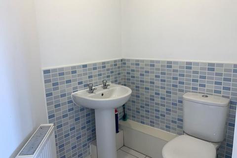 2 bedroom apartment to rent, Manchester, Manchester M22